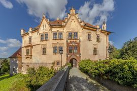 Vrchotovy Janovice Chateau