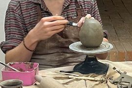Víkendový keramický workshop v Národopisném muzeu: Keramická socha a plastika