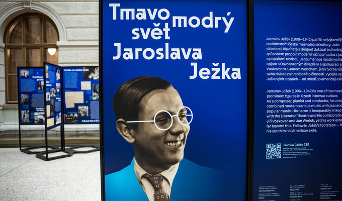 Tmavomodrý svět Jaroslava Ježka. Národní muzeum připomíná 120 let od narození hudebního génia