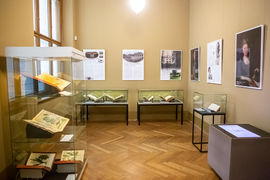 Národní muzeum otevírá výstavu Příběh zámecké knihovny Újezd Svatého Kříže