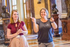 Národní muzeum spouští webovou sekci Národní muzeum bez bariér i pravidelné komentované prohlídky Historické budovy pro neslyšící