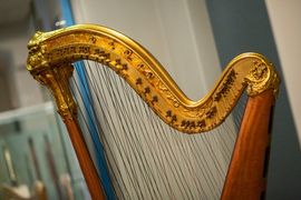 Harfy ve sbírce Národního muzea