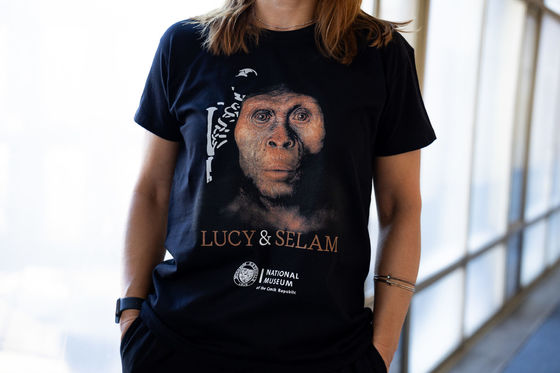 Unisex tričko s motivem „Lucy & Selam v Národním muzeu“ 