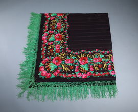 Šátek kašmírový vlněný, třásně, barevně tištěný, motiv květy, astry, listy, klasy, jižní Čechy, Blata, 2. polovina 19. století, H4-91244