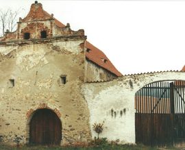 Štěkře, obec Dolní Třebonín, okres Český Krumlov – statek s patrovou zděnou renesanční sýpkou, foto L. Procházka, listopad 2008