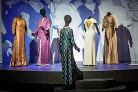 Národní muzeum otevírá výstavu První dámy – móda a styl 