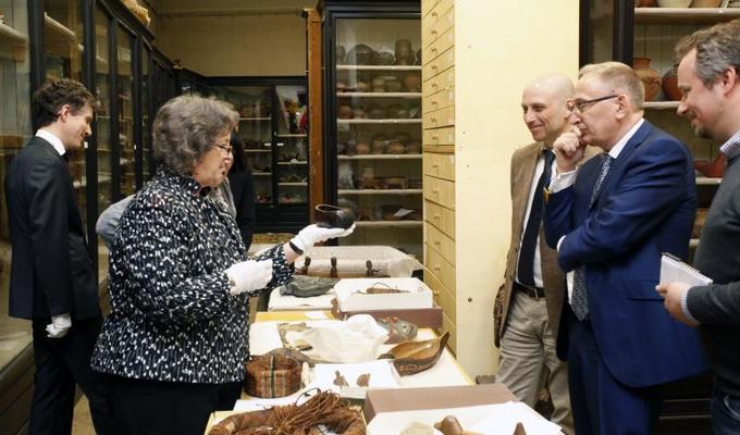 Sbírky Náprstkova muzea zaujaly muzejníky z kanadského Royal British Columbia Museum